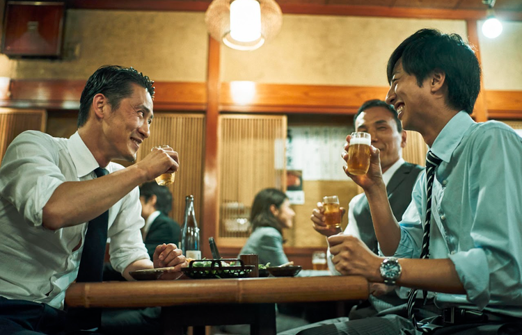 夜はサラリーマンの方が多いです！