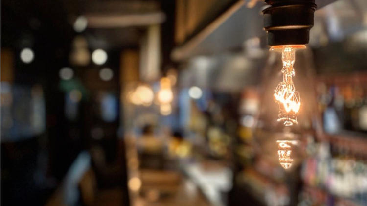 お客様との距離が近く、会話が弾むビストロ