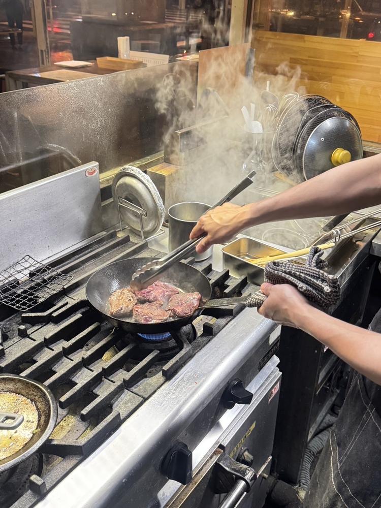 キッチンの熱気を感じながら一歩ずつ成長を