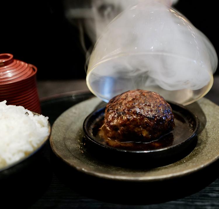 瞬間燻製和牛ハンバーグ