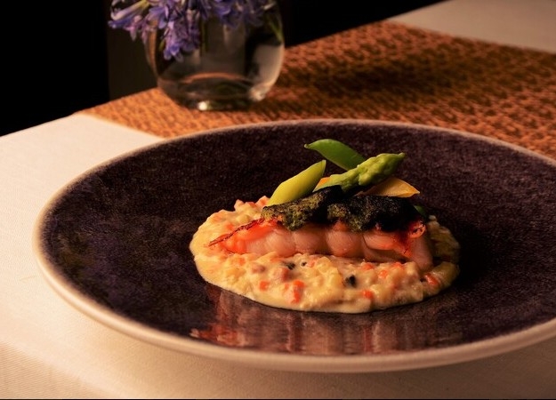 フレンチ歴20年超のシェフがいるバー。