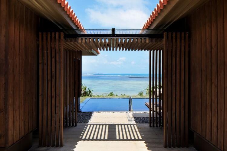 沖縄の絶景が一面に広がります！