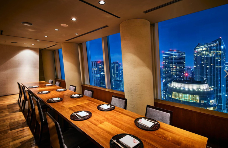 夜は大人の空間へ