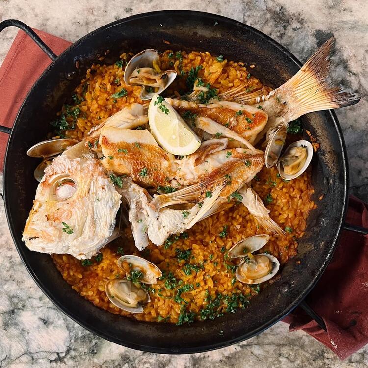 カジュアルなシーフードダイニング！