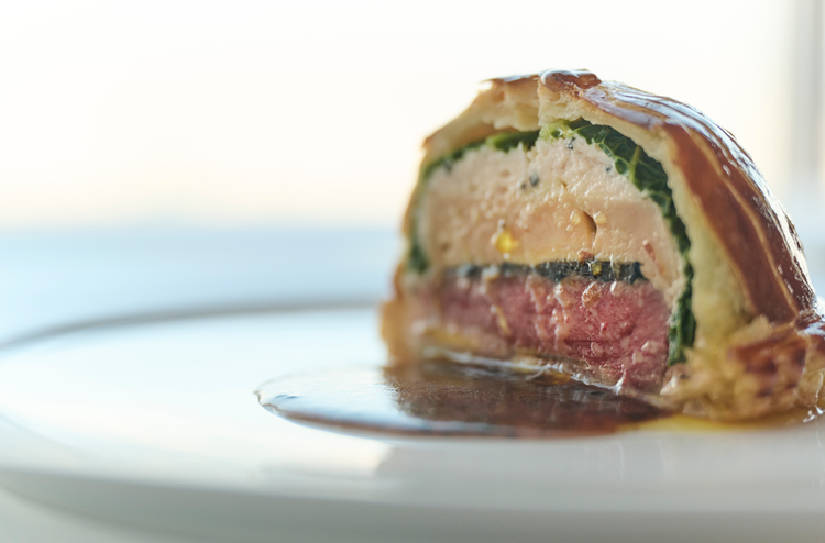 美食家たちが絶賛するメニューの数々