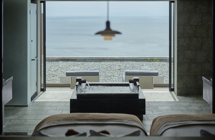 海と山が広がる絶景です◎