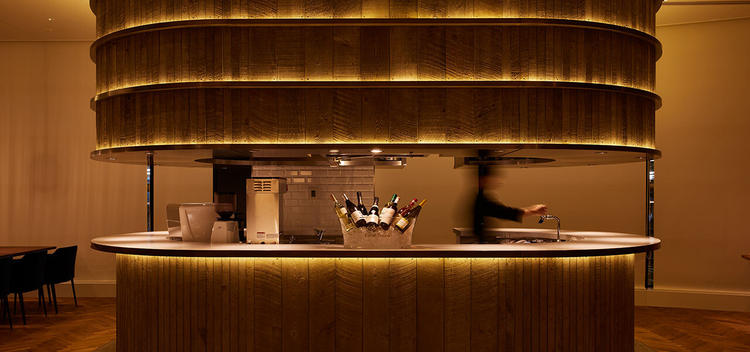 スタッフ一同、お待ちしています。