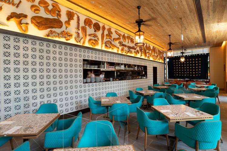 東京駅からすぐの話題のスポットです。