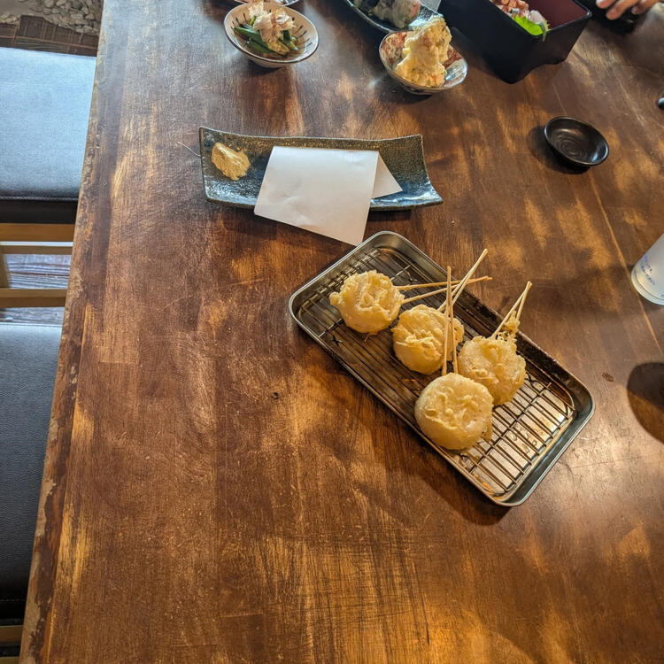 “木目レトロ”な大衆酒場！