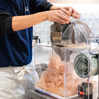 店内で削るかつお節