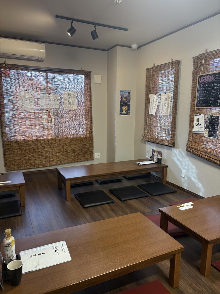 全10席未満のこぢんまりとした店内