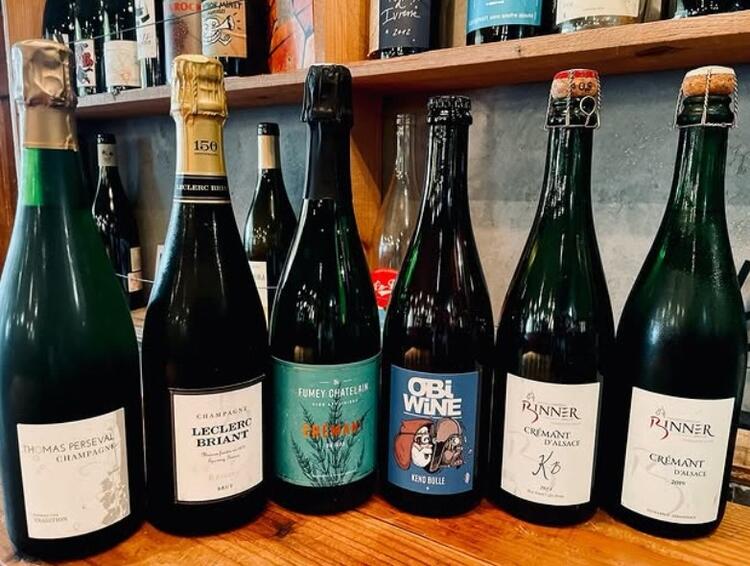 ナチュラルワインの品揃えも豊富