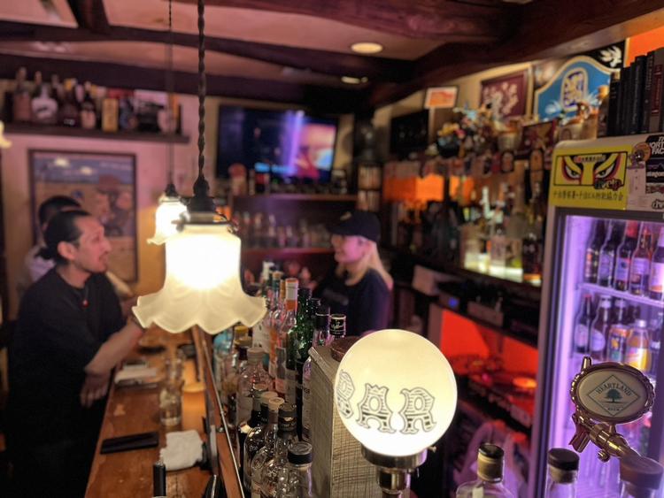 カウンターメインの小さなお店です。