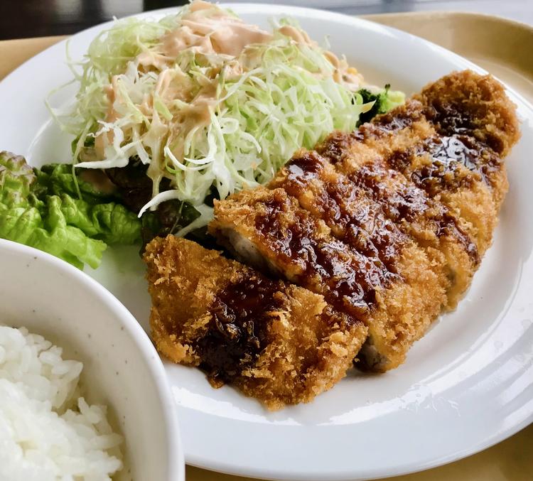 土・日・祝日は定休日のためお休み♪