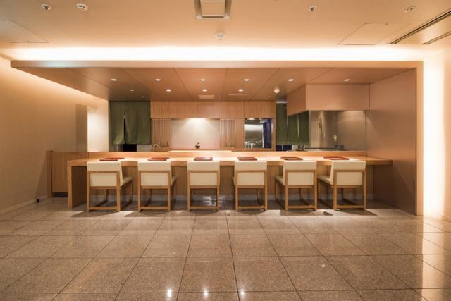 【朔】は落ち着いた雰囲気の内装です。