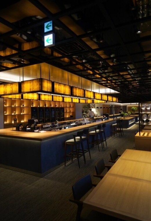 落ち着いた雰囲気の店内。