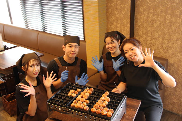 髪型・髪色・ピアス自由◎