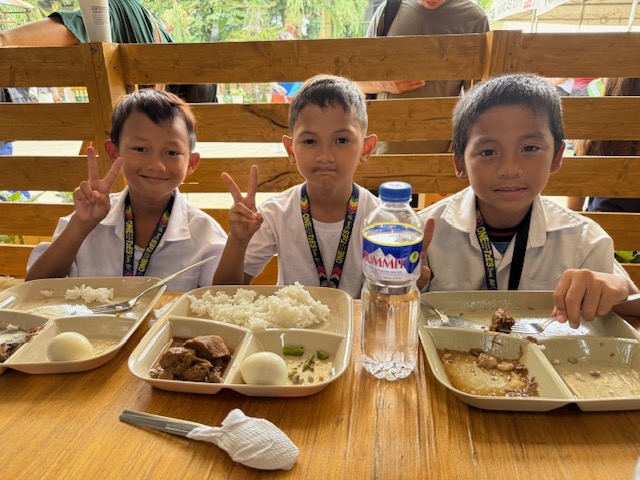 子どもたちの学びを支える小学校給食を支援