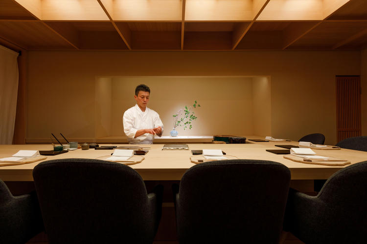 7席のカウンター