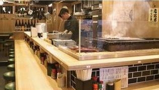 明るく清潔感のあるネオ大衆酒場