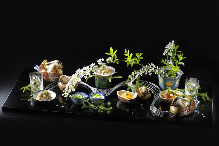 旬の地元食材を活かした懐石料理