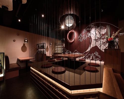 和モダンの店内で接客・調理の仕事