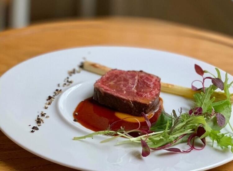 蝦夷鹿のローストなどジビエ料理も提供◎