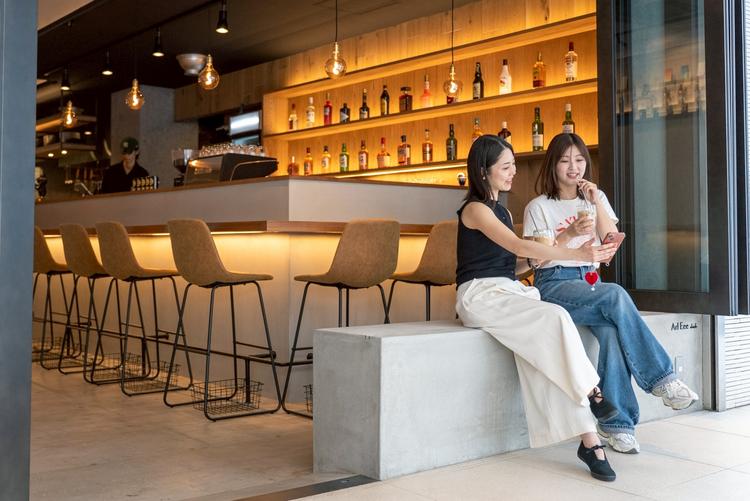 お洒落で開放的なエントランス