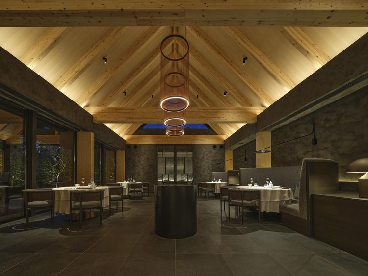 内装はシンプルエレガンス