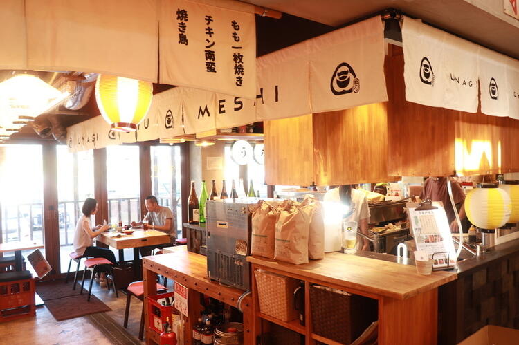 アットホームな雰囲気の店内♪