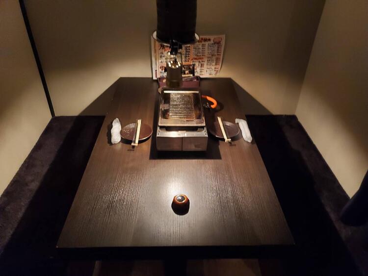 落ち着いた雰囲気の店内全40席