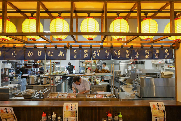 兵庫で人気海鮮居酒屋店を複数運営