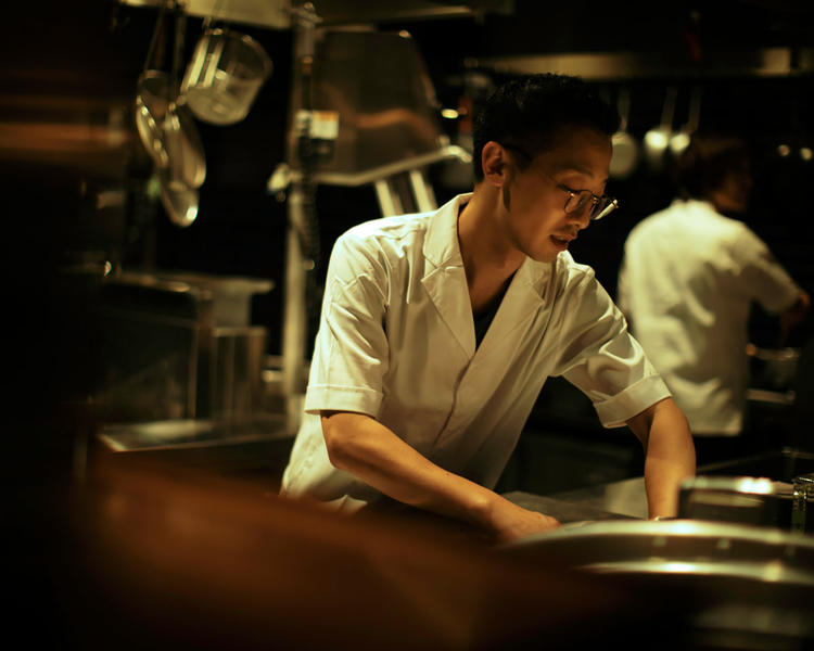 話題の施設！蕎麦前とナチュラルワインを♪