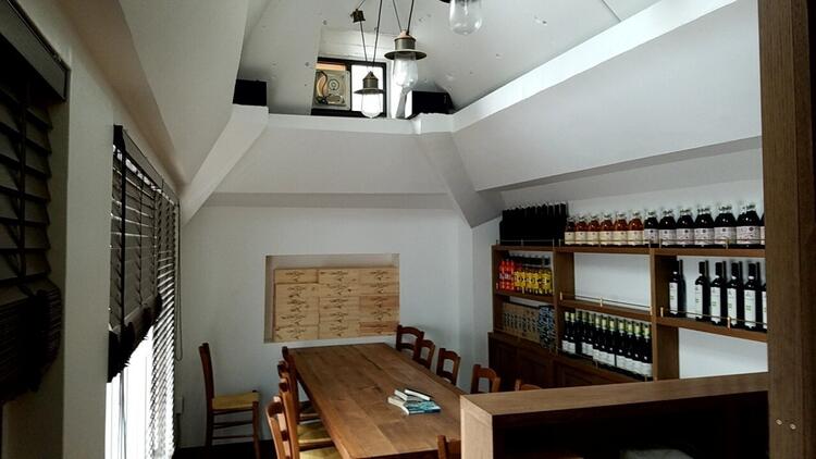 ゆったりとお食事を楽しめるフロア