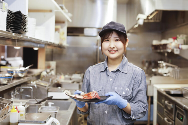 多店舗を展開する安定企業◎