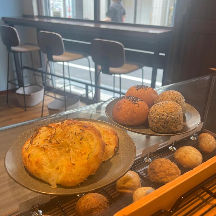 店内は焼きたてパンのいい香り♪