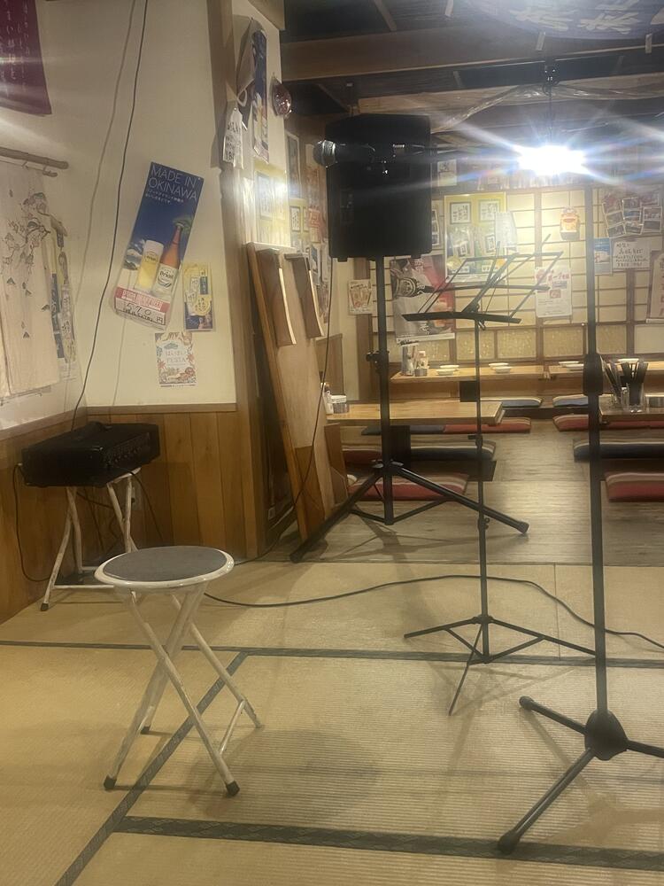 沖縄を感じさせるアットホームな店内♪