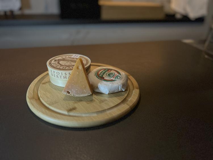 ワインとチーズの極上のペアリングを