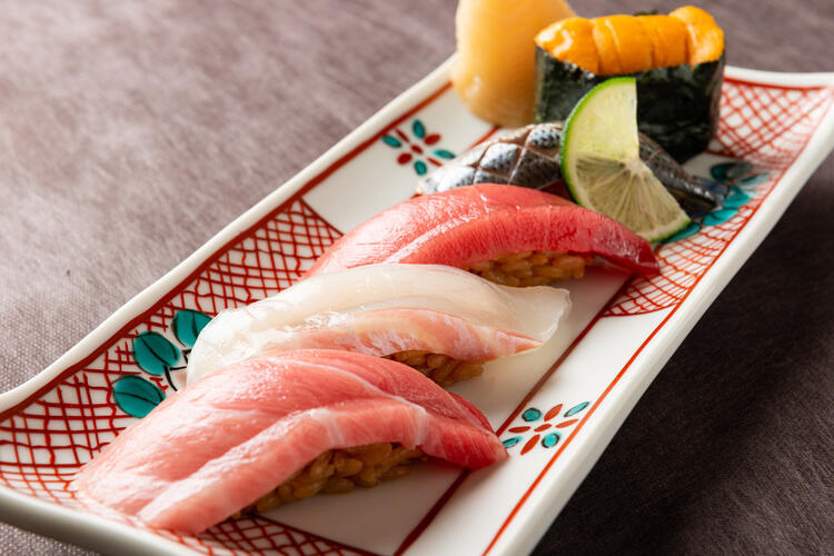 【社員・アルバイトスタッフ募集中】