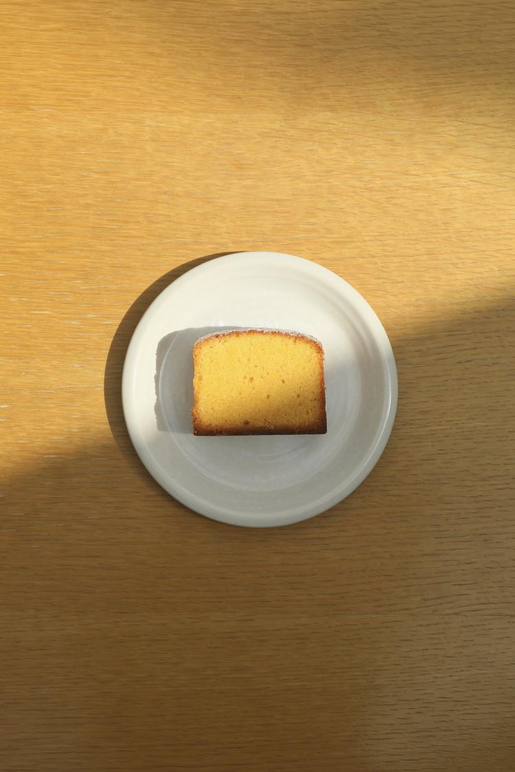 定番のレモンポレンタケーキ