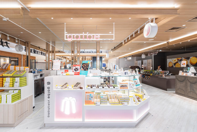 新横浜店の様子です。現在デザイン進行中！