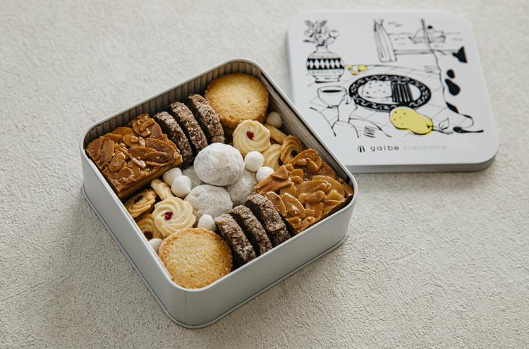 大人気のクッキー缶！季節ごとの限定品も♪