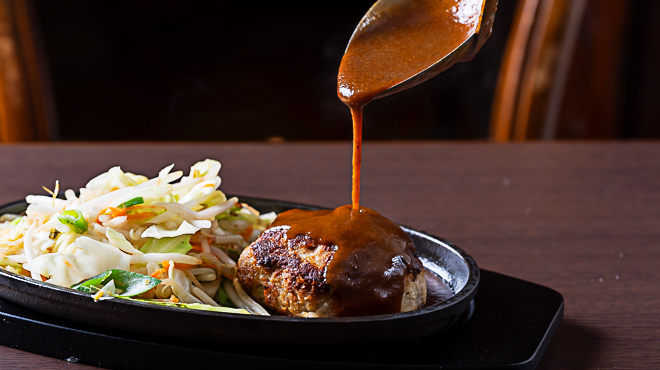 ハンバーグとソースは伝統の逸品☆