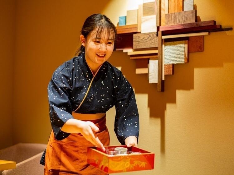 あなたの笑顔でお客さまを喜ばせてください