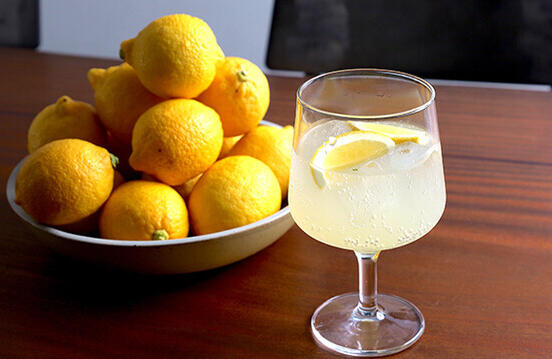 リモンチェッロもお店で仕込んでいます