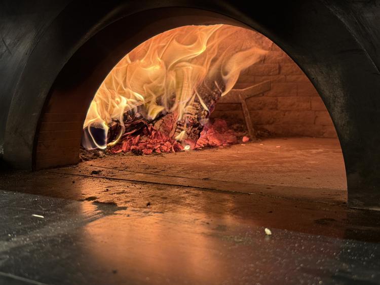 長尾創造所の窯で焼き上げます