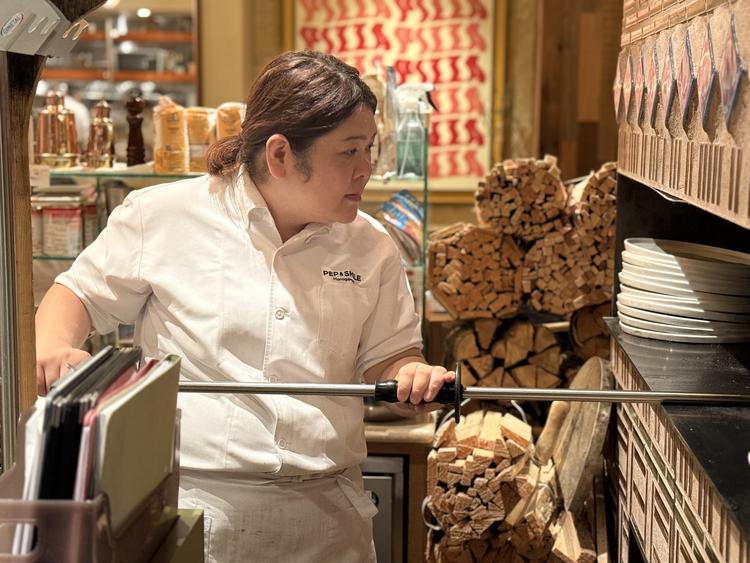 ナポリピッツァ中心のカジュアルイタリアン