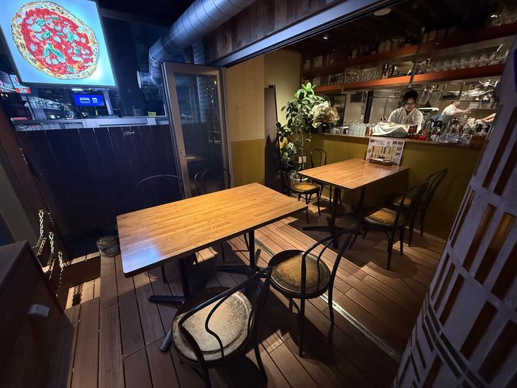 開放的なテラス席もあります