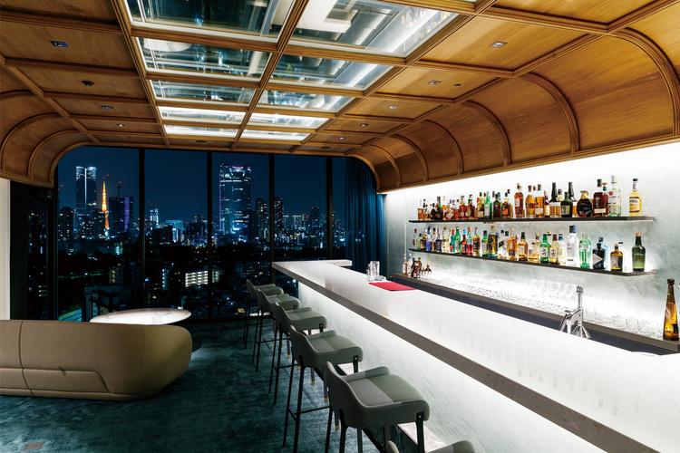 予約制のバーを併設