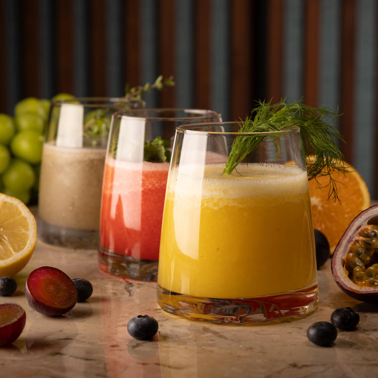 旬のフルーツを使用したドリンクが人気♪